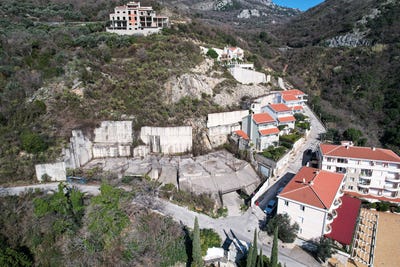 /international/me/plot-1580-m2-with-project-of-apart-hotel-in-rezevici-rezevici-budva-310106360289/
