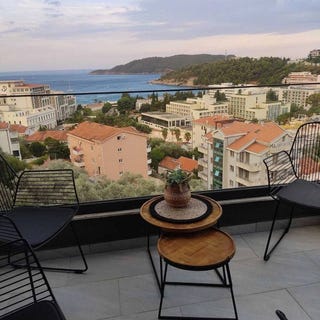 /international/me/3-bedroom-sea-view-apartment-in-becici-new-building-garage-included-becici-budva-310106054943/