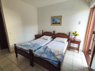 /international/me/becici-budva-310100783225/