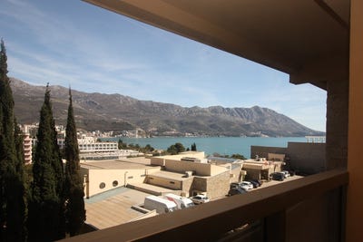 /international/me/becici-budva-310100790058/