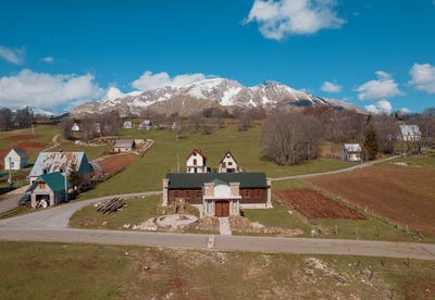 /international/me/abljak-zabljak-310106261627/