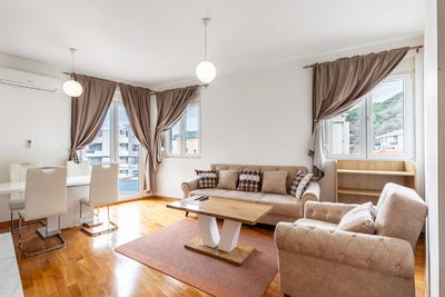 /international/me/becici-budva-310100887846/