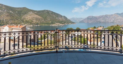 /international/me/dobrota-dobrota-kotor-310105987585/