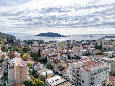 /international/me/budva-budva-310107534530/
