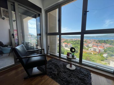 /international/me/spacious-apartment-with-sea-view-in-tivat-mazina-area-tivat-tivat-310104835017/