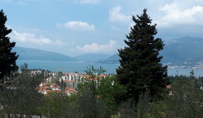 /international/me/for-sale-exclusive-plot-in-tivat-11-400-m²-with-a-stunning-view-of-the-bay-tivat-tivat-310105245340/