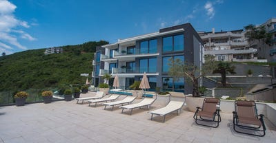 /international/me/budva-budva-310105989423/