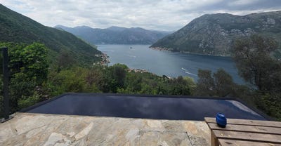 /international/me/kotor-kotor-310107740782/