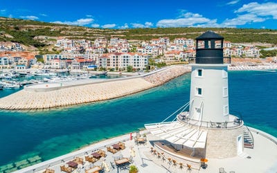 /international/me/lustica-lustica-herceg-novi-municipality-310106737420/