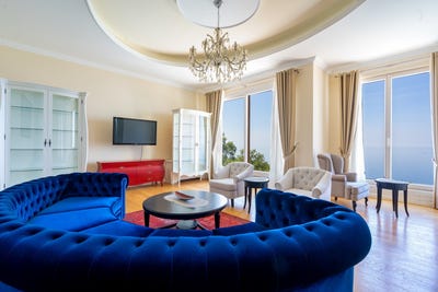 /international/me/budva-budva-budva-310105990302/