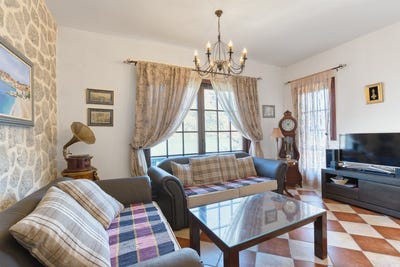 /international/me/kostanjica-kotor-municipality-310105924394/