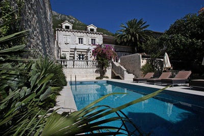 /international/me/kotor-kotor-310105988206/