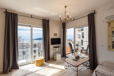/international/me/becici-budva-310100784281/