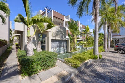 /international/mu/bain-boeuf-riviere-du-rempart-district-310107616843/