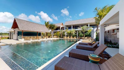 /international/mu/grand-baie-riviere-du-rempart-310099758567/