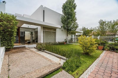 /international/mx/campanario-de-santa-maria-queretaro-queretaro-310107914378/