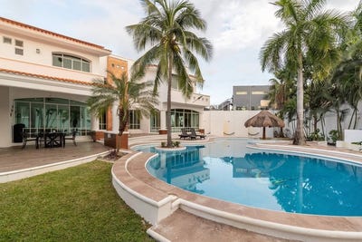 /international/mx/c-chechen-53-77533-cancun-q-r-mexico-cancun-quintana-roo-310108456333/