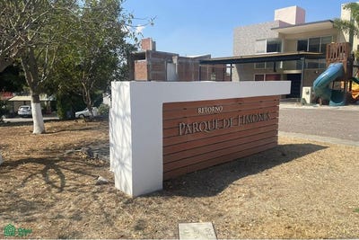 /international/mx/privada-parque-de-limones-176-paseo-del-parque-ciudad-tres-marias-michoacan-de-ocampo-58254-michoacan-310108310880/