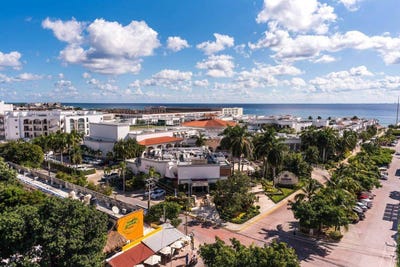 /international/mx/avenida-constituyentes-between-1st-and-5th-avenue-playa-del-carmen-quintana-roo-310101032385/