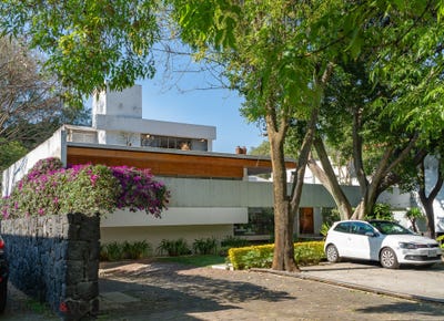 /international/mx/438-lluvia-jardines-del-pedregal-ciudad-de-mexico-mexico-city-310106410145/