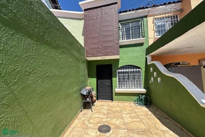 /international/mx/valle-de-los-almendros-2114-jardines-del-valle-zapopan-jalisco-zapopan-jalisco-310108431665/