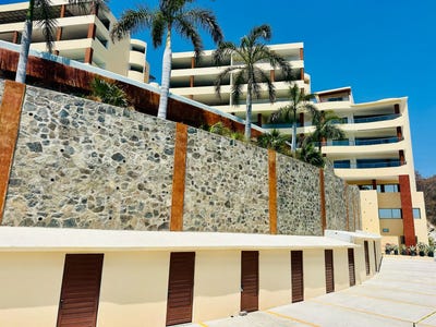 /international/mx/escenica-la-ropa-126-playa-la-ropa-40895-zihuatanejo-gro-mexico-zihuatanejo-guerrero-310105789053/
