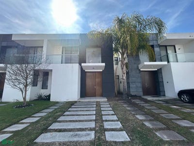 /international/mx/santa-lucia-5085-valle-de-juriquilla-queretaro-queretaro-queretaro-queretaro-310102909515/