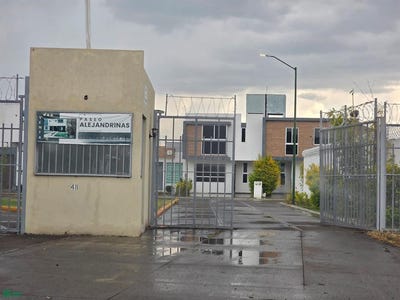 /international/mx/calle-arrollo-0-ampliacion-san-isidro-itzicuaro-morelia-michoacan-de-ocampo-morelia-michoacan-310108310815/