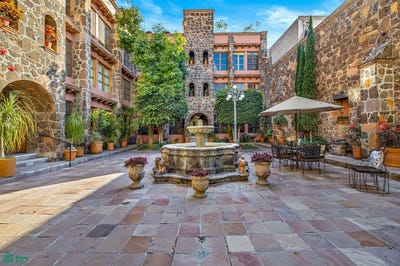 /international/mx/mesones-san-miguel-de-allende-guanajuato-310106109362/