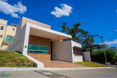 /international/mx/calle-paseo-lago-nogal-109-lago-nogal-tlajomulco-de-ziga-jalisco-tlajomulco-de-zuniga-jalisco-310108313192/