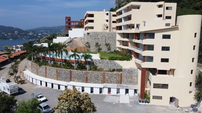 /international/mx/escenica-la-ropa-126-playa-la-ropa-40895-zihuatanejo-gro-mexico-zihuatanejo-guerrero-310105788979/