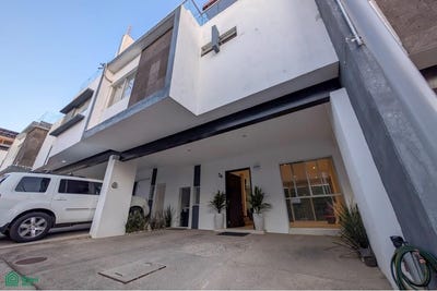 /international/mx/avenida-doctor-angel-leano-0-los-robles-zapopan-jalisco-zapopan-jalisco-310108431881/