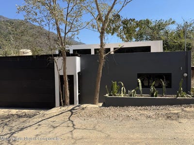 /international/mx/1042-carmino-vallejo-puerto-vallarta-jalisco-310102130553/