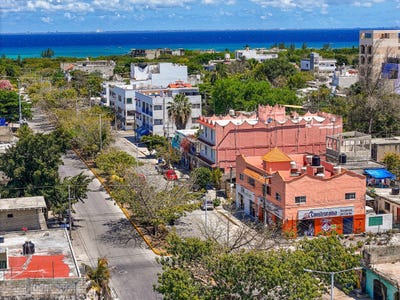 /international/mx/mixed-use-building-playa-del-carmen-quintana-roo-310107972154/