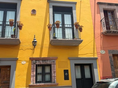 /international/mx/calle-umaran-63-san-miguel-de-allende-centro-san-miguel-de-allende-guanajuato-san-miguel-de-allende-guanajuato-310108311065/