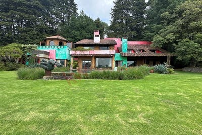 /international/mx/near-valle-de-bravo-valle-de-bravo-mexico-city-310104774317/