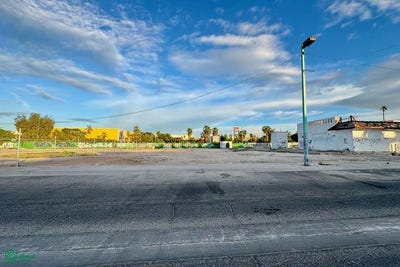 /international/mx/avenida-sahuaros-1772-fraccionamiento-la-bodega-mexicali-baja-california-mexicali-baja-california-310108431523/
