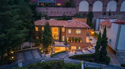 /international/mx/268-paseo-de-los-laureles-unit-46-mexico-city-mexico-city-310107886696/