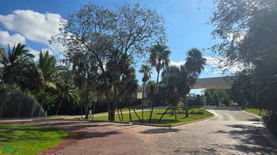 /international/mx/condominio-rt-8-2-kamali-mz-1-sm-46-cancun-country-club-residencial-golf-lote-4-aeropuerto-de-la-ciudad-de-cancun-cancun-benito-juarez-quintana-roo-77569-quintana-roo-310107414069/