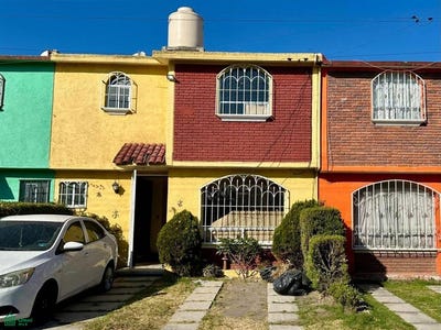 /international/mx/independencia-143-la-floresta-toluca-mexico-toluca-mexico-city-310107525330/