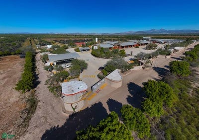 /international/mx/industrial-plant-black-carbon-el-centenario-la-paz-baja-california-sur-la-paz-baja-california-sur-310104774349/