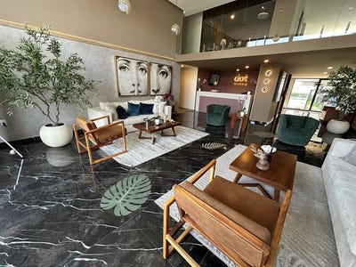 /international/mx/avenida-francisco-silva-romero-270-lomas-de-tlaquepaque-san-pedro-tlaquepaque-jalisco-san-pedro-tlaquepaque-jalisco-310108692047/