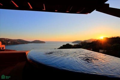 /international/mx/carretera-escenica-a-playa-la-ropa-sn-la-ropa-zihuatanejo-de-azueta-guerrero-zihuatanejo-guerrero-310108841386/