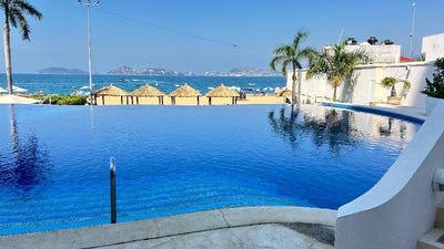 /international/mx/playa-icacos-acapulco-de-juarez-guerrero-310107913551/