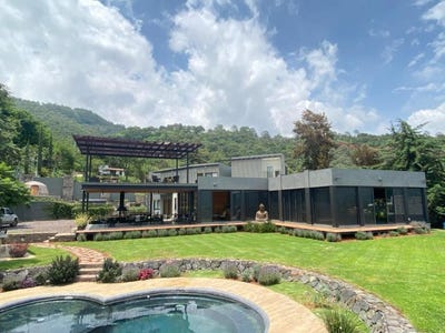 /international/mx/san-gaspar-del-lago-valle-de-bravo-mexico-city-310107914044/