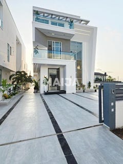 /international/ng/5-bedroom-luxury-smart-home-with-a-pent-house-ikate-lagos-310108829967/