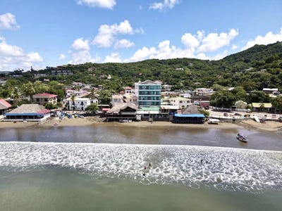 /international/ni/742h-v4x-avenida-del-parque-san-juan-del-sur-nicaragua-san-juan-del-sur-rivas-department-310102411884/