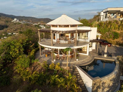 /international/ni/casa-el-faro-an-elevated-oceanfront-living-in-pacific-marlin-san-juan-del-sur-center-rivas-department-310107902537/
