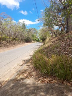 /international/ni/parque-2c-al-este-1-1-2-al-norte-diriomo-granada-nicaragua-el-coyolar-granada-el-coyolar-granada-310108104227/