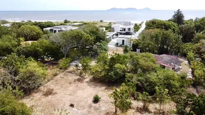 /international/pa/j-1-unit-j9-chame-panama-city-310106464102/